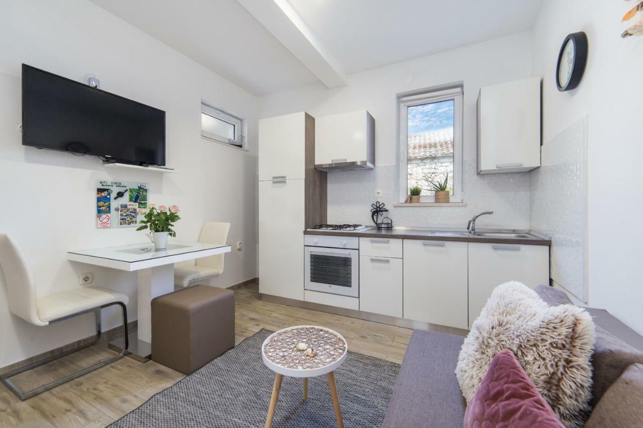 Studio Apartment Finta Rogotin Exterior foto